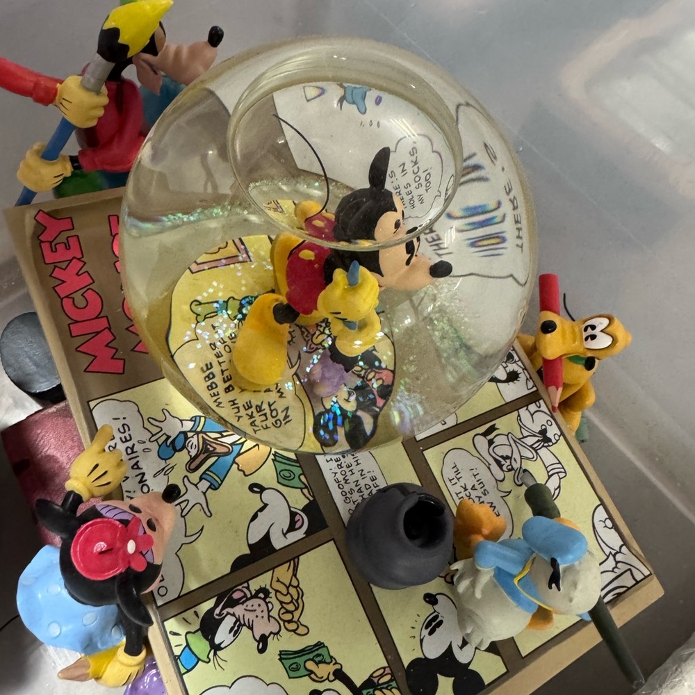 Disney Mickey Mouse Comic Adventure Snow Globe